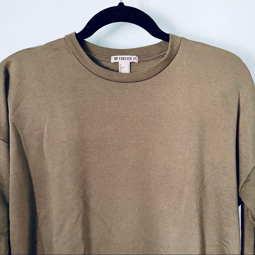 Forever 21 • Army Green Active Sweatshirt - Picture 4 of 13